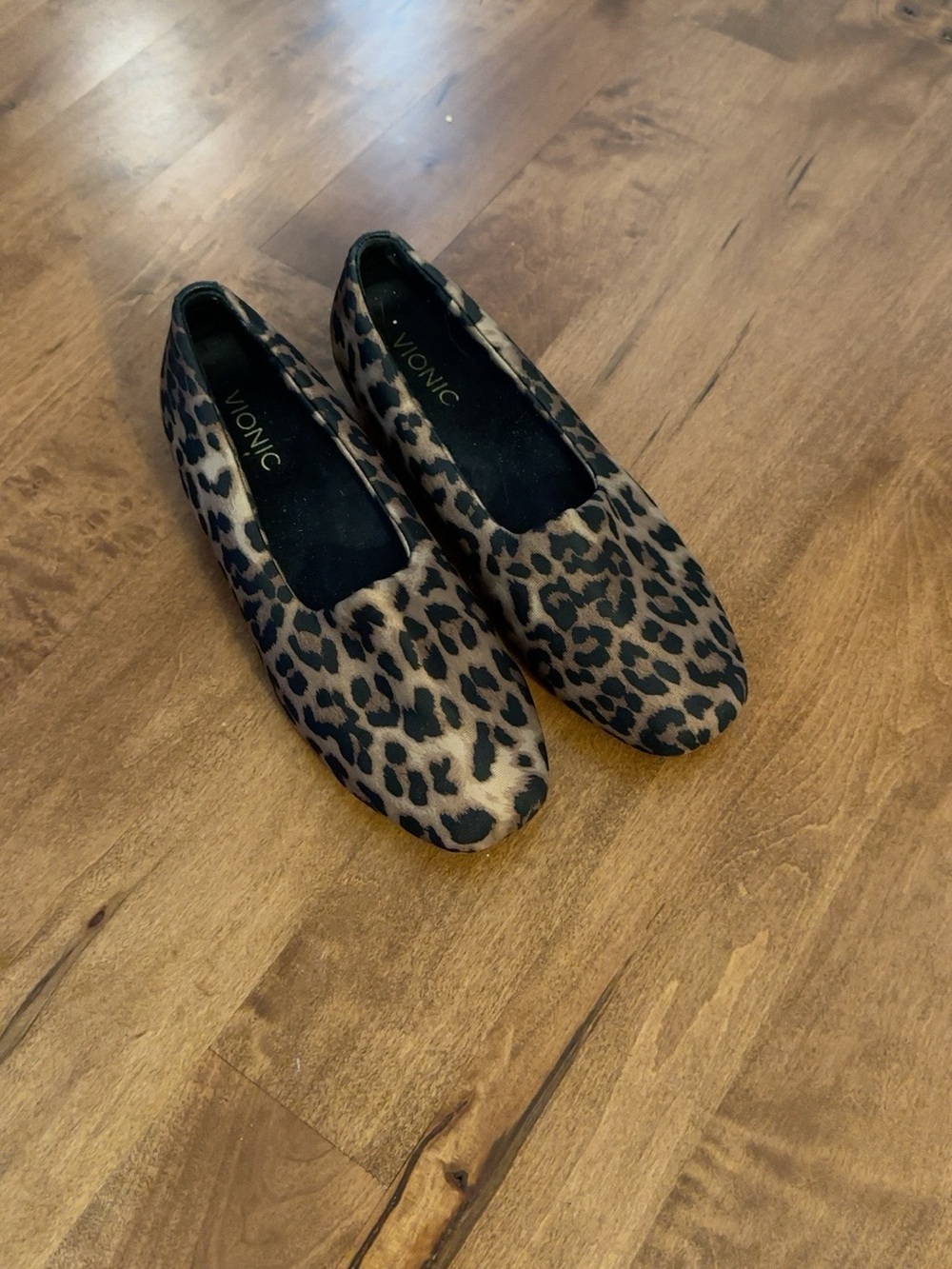 Vionic Leopard Print Ballet Flats Women’s Shoes – Removable Insoles 8.5